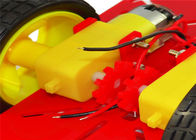 赤い/黄色色の二輪駆動のArduino車のロボット複数の穴